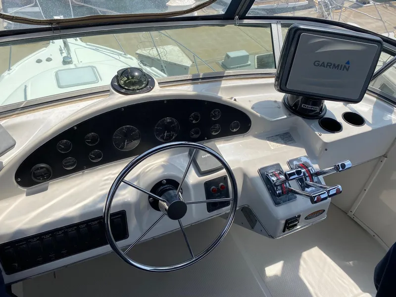 2001 Bayliner 4087 Aft Cabin Motoryacht