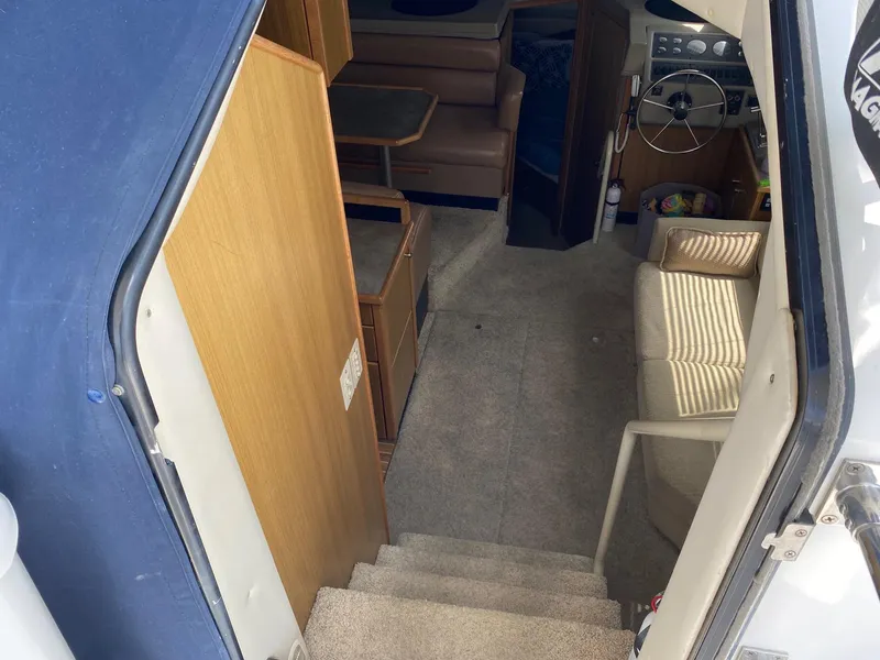 2001 Bayliner 4087 Aft Cabin Motoryacht