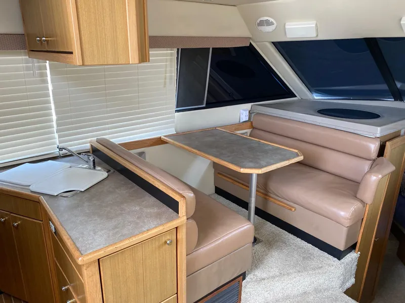 2001 Bayliner 4087 Aft Cabin Motoryacht