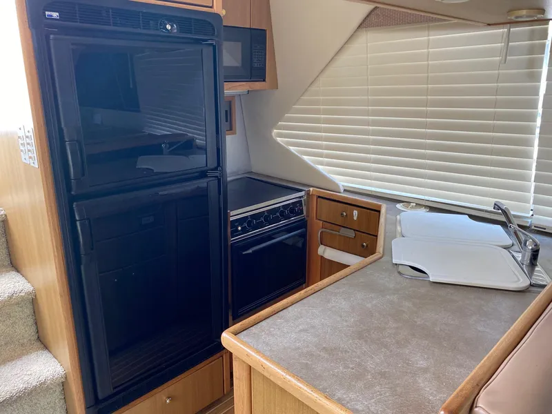 2001 Bayliner 4087 Aft Cabin Motoryacht