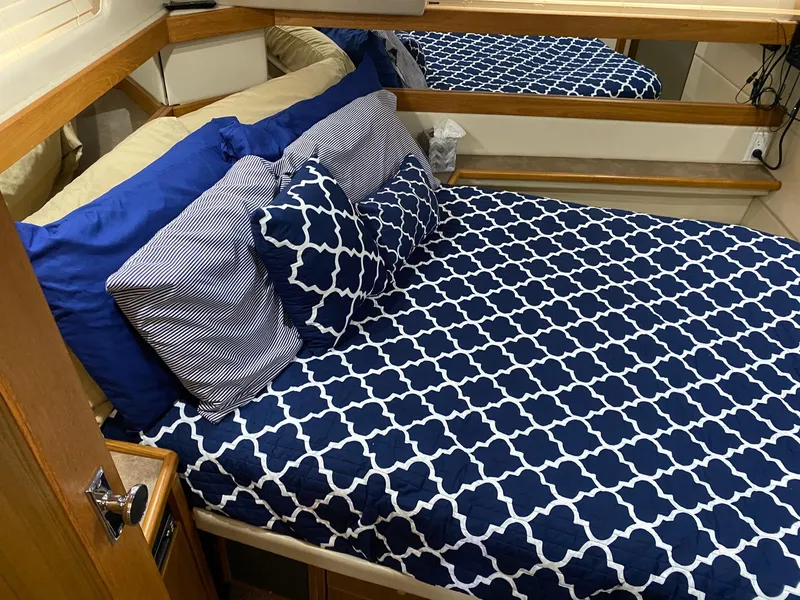 2001 Bayliner 4087 Aft Cabin Motoryacht