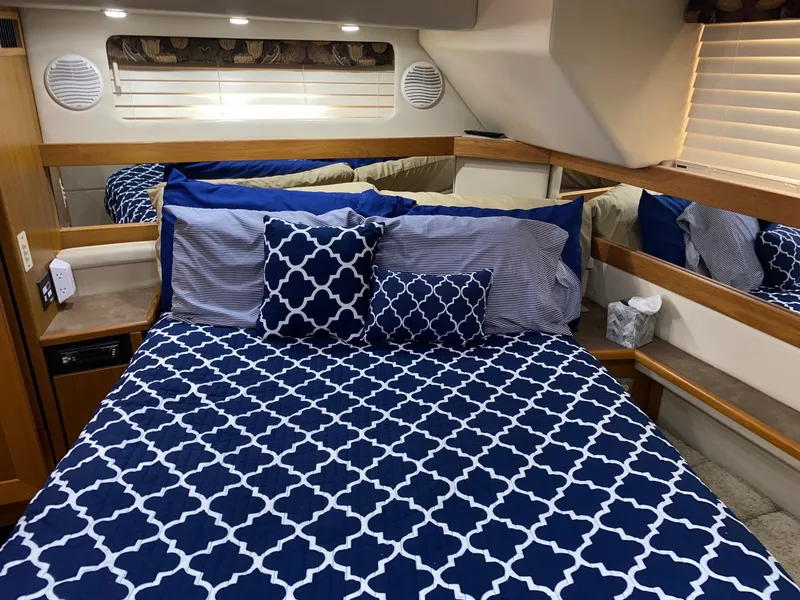 2001 Bayliner 4087 Aft Cabin Motoryacht