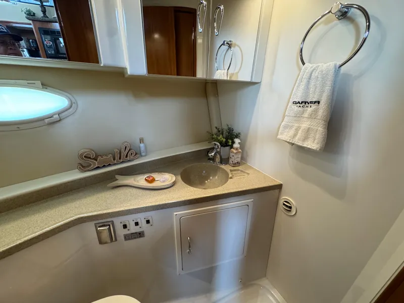 2004 Carver 366 Motor Yacht