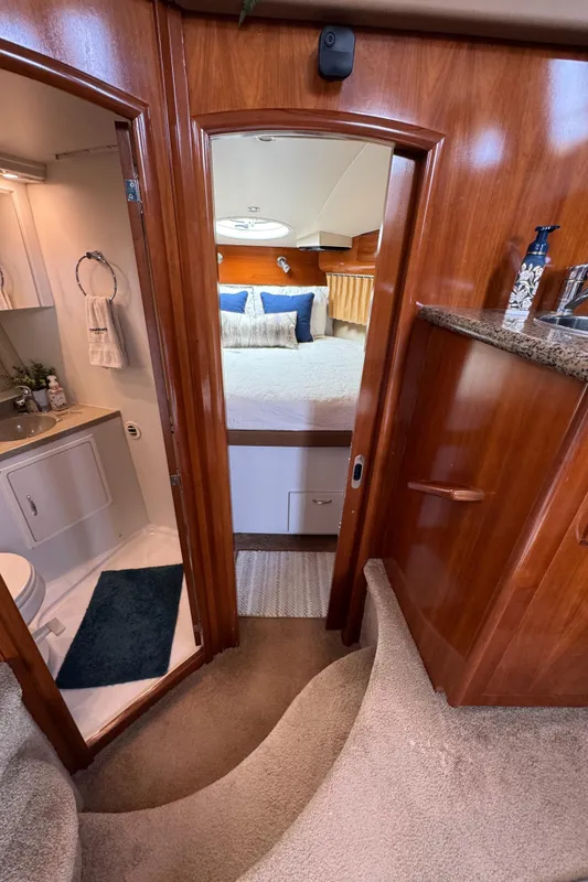 2004 Carver 366 Motor Yacht