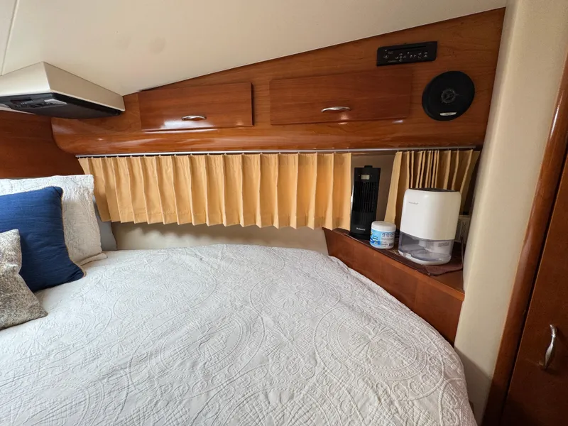 2004 Carver 366 Motor Yacht