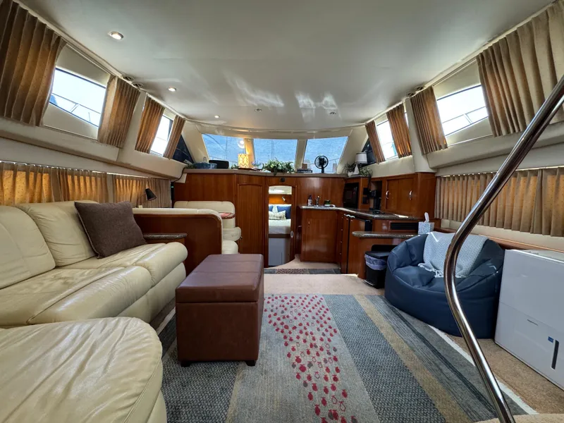 2004 Carver 366 Motor Yacht