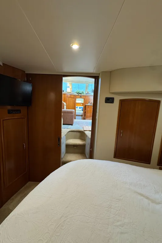 2004 Carver 366 Motor Yacht