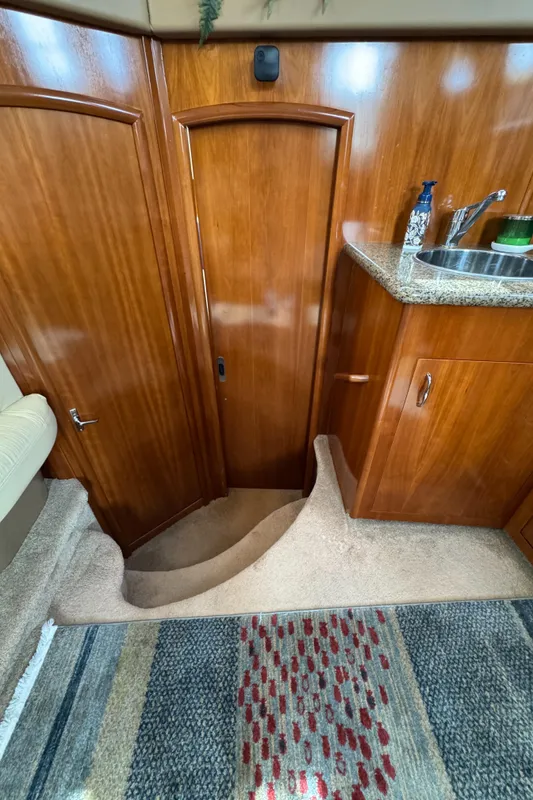 2004 Carver 366 Motor Yacht