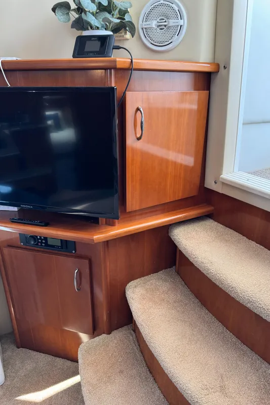 2004 Carver 366 Motor Yacht