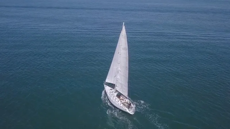 1987 Hylas 42