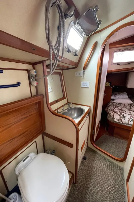 1987 Hylas 42