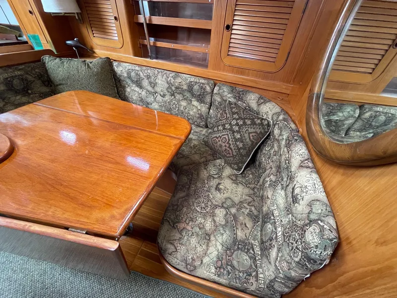 1987 Hylas 42