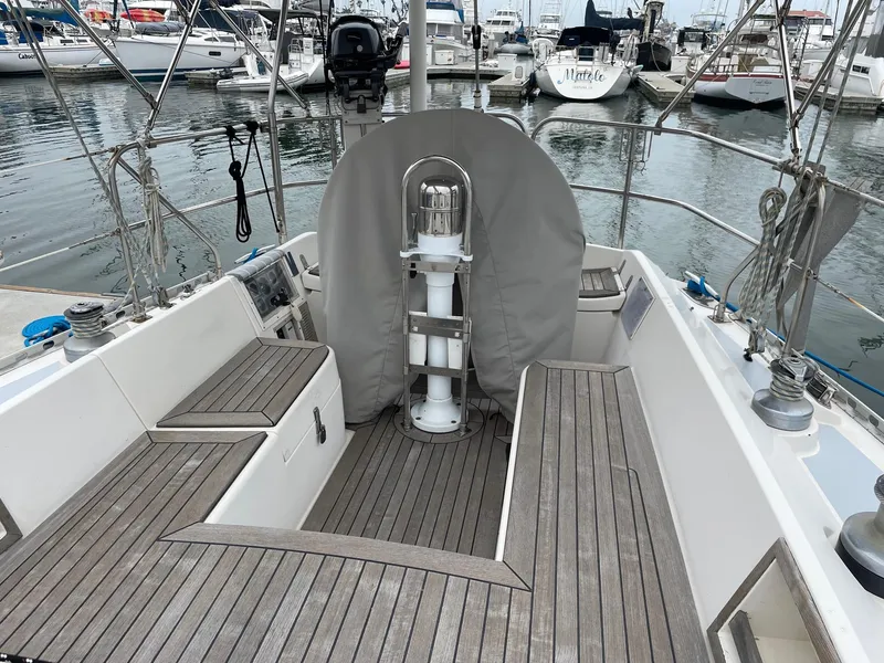 1987 Hylas 42