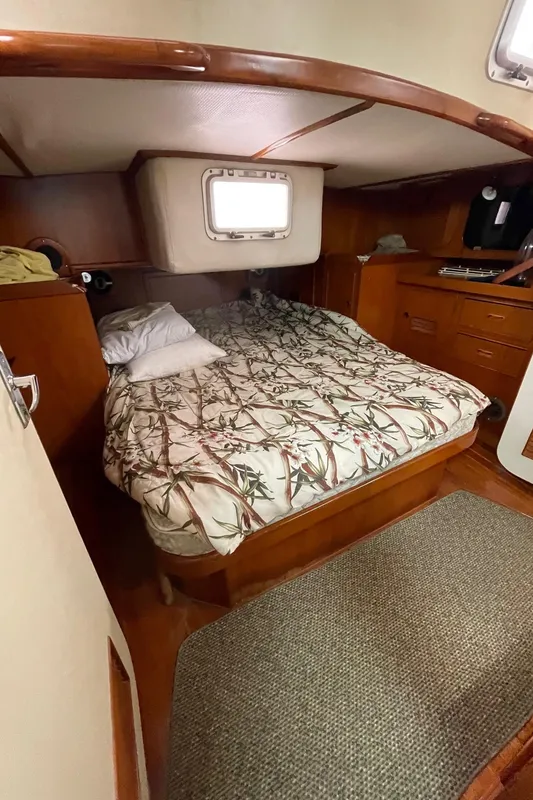1987 Hylas 42