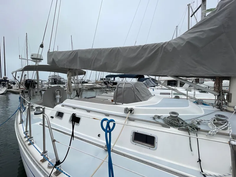 1987 Hylas 42