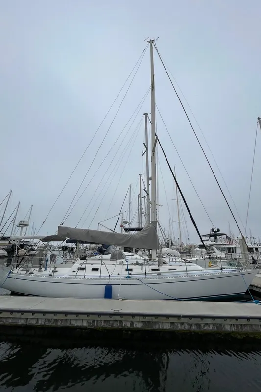 1987 Hylas 42
