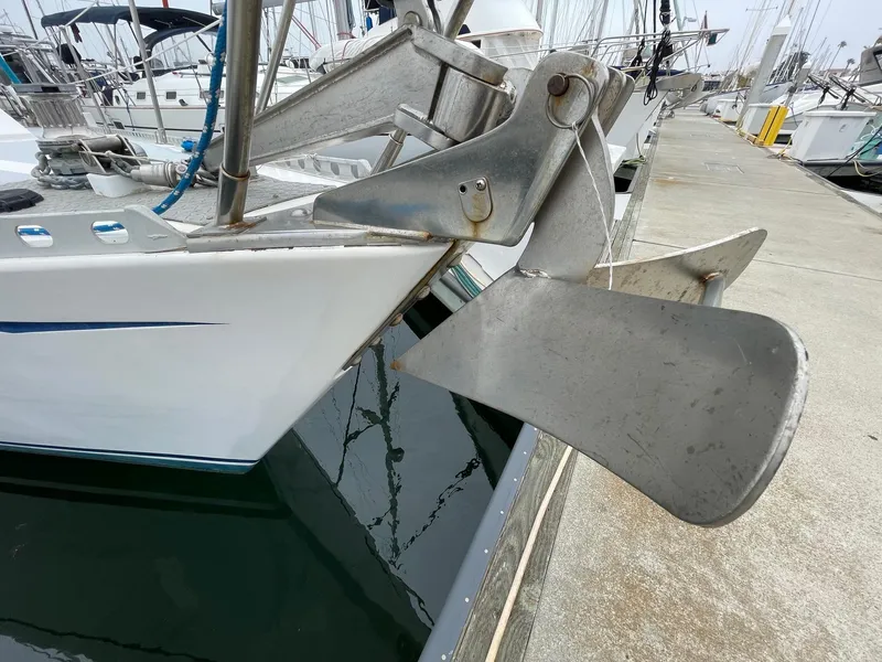 1987 Hylas 42
