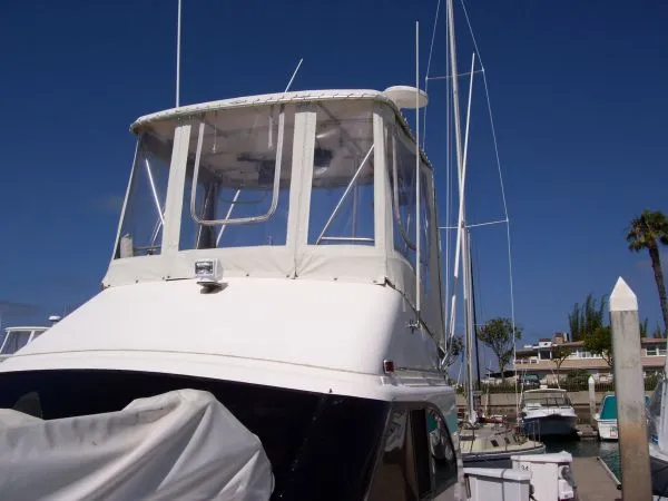 1989 Luhrs 320 Sedan