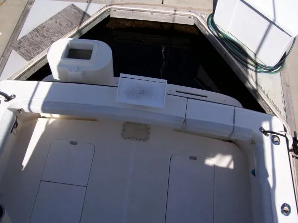 1989 Luhrs 320 Sedan