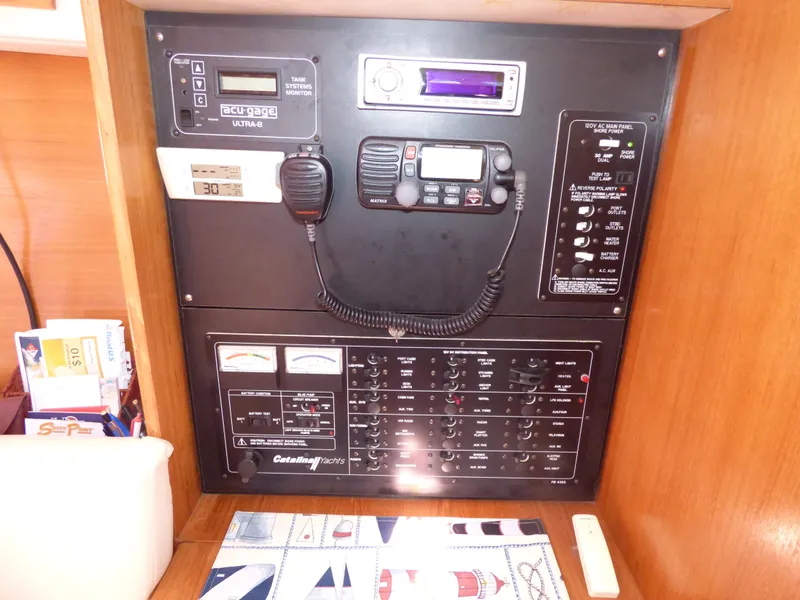 2004 Catalina 387