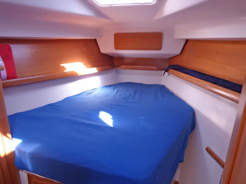 2004 Catalina 387