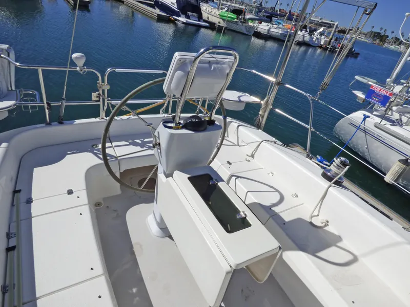 2004 Catalina 387