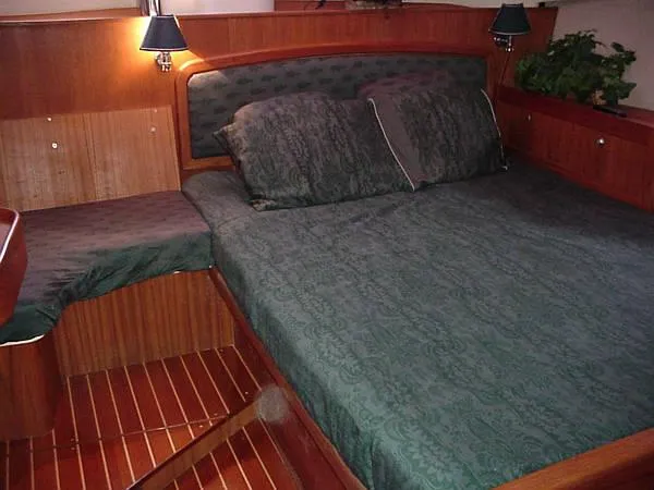 1997 Hunter Passage 450