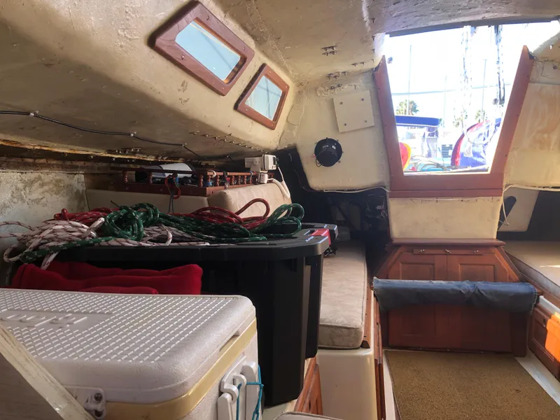 1989 Olson 25