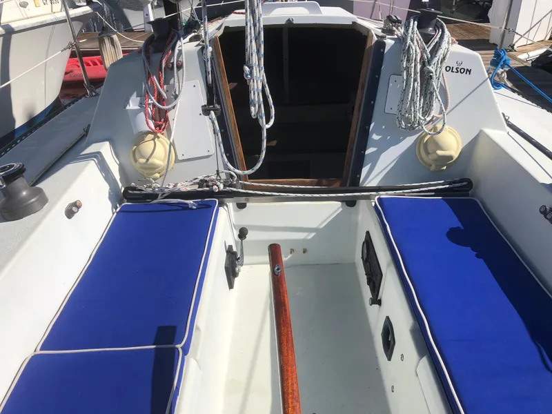 1989 Olson 25