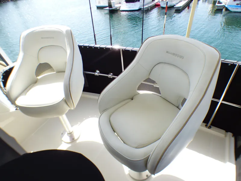 2005 Silverton 38 Convertible