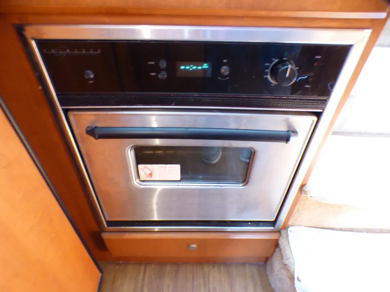 2005 Silverton 38 Convertible