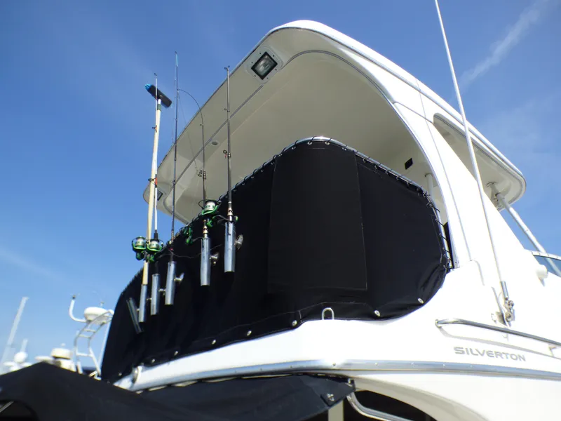 2005 Silverton 38 Convertible