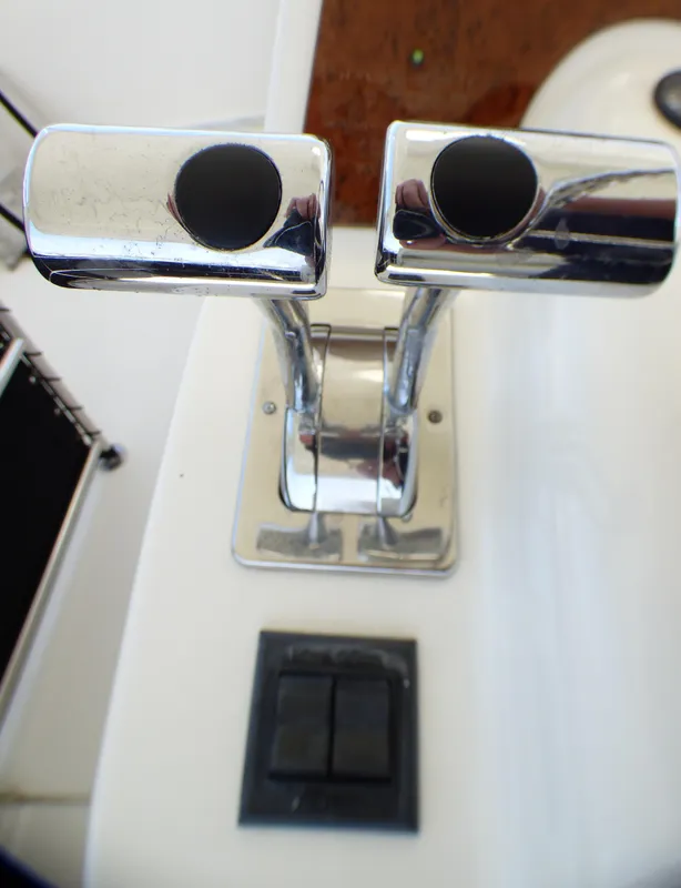 2005 Silverton 38 Convertible