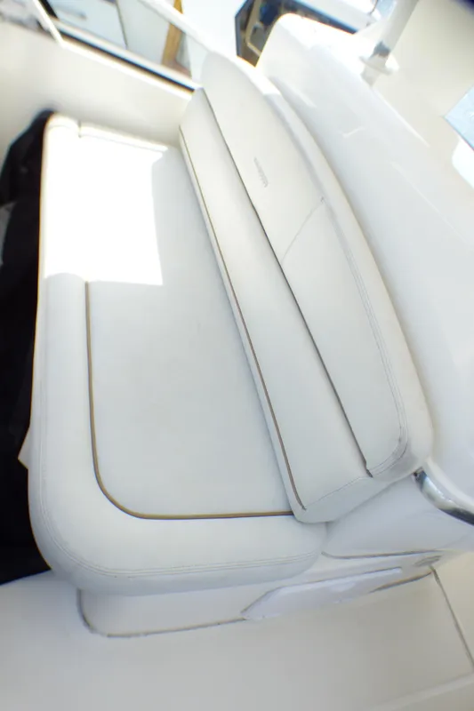 2005 Silverton 38 Convertible