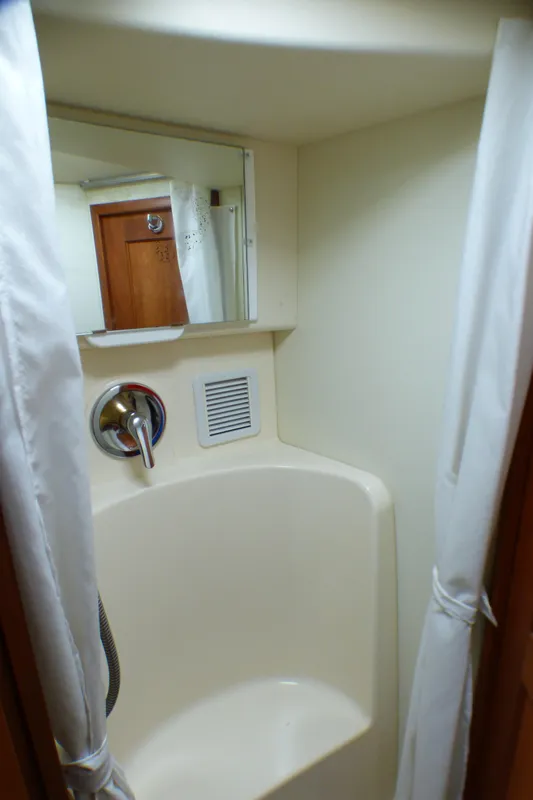 2005 Silverton 38 Convertible