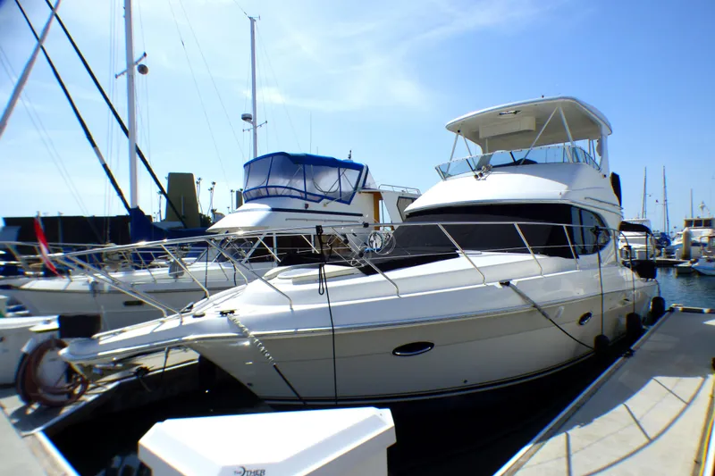 2005 Silverton 38 Convertible