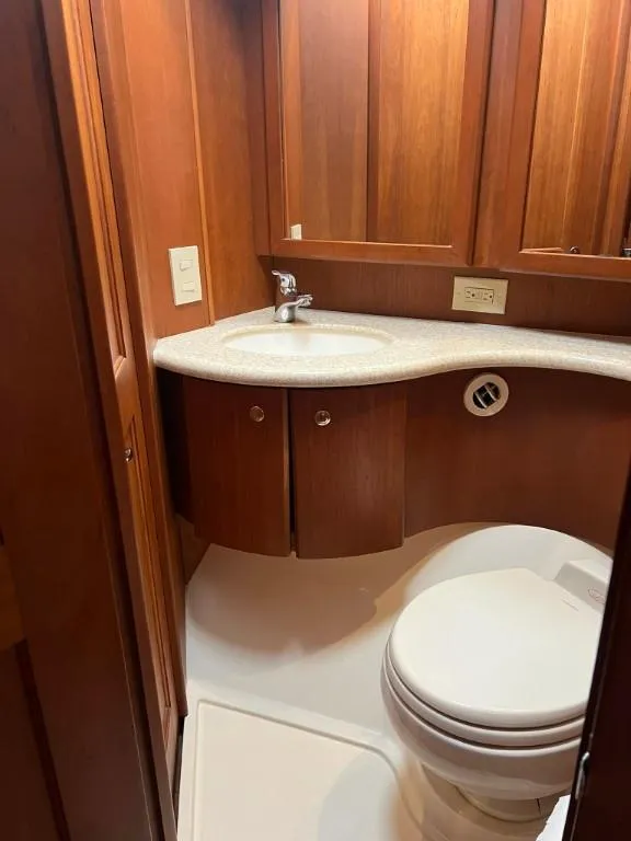 2005 Silverton 38 Convertible