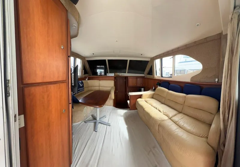 2005 Silverton 38 Convertible