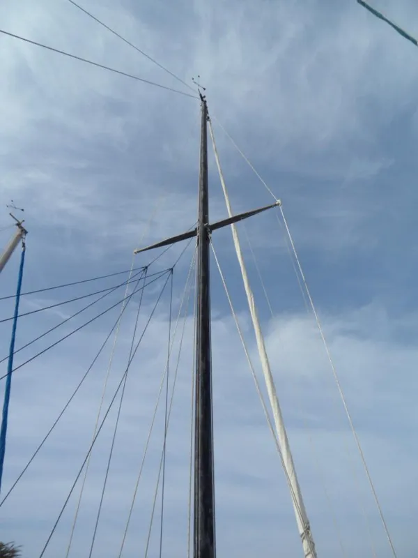 1977 Columbia 8.7