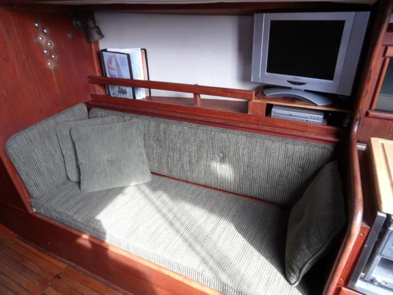 1977 Columbia 8.7
