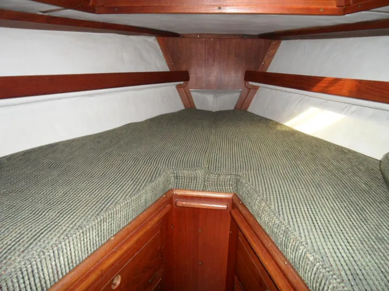 1977 Columbia 8.7