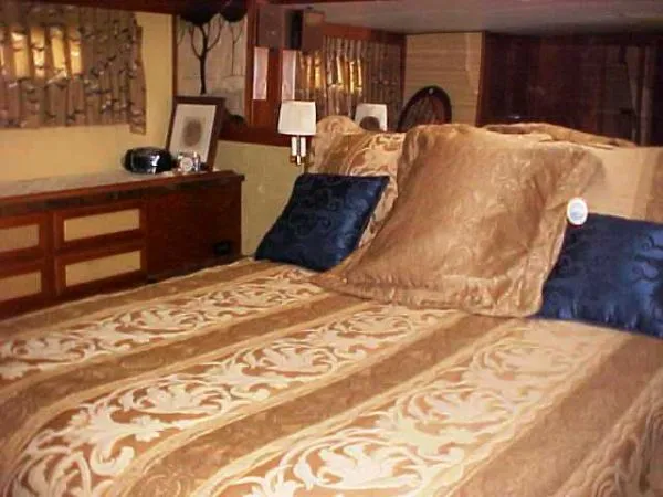 1980 Trojan Aft Cabin Motoryacht