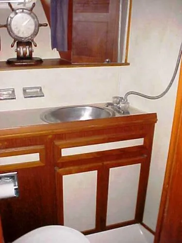 1980 Trojan Aft Cabin Motoryacht