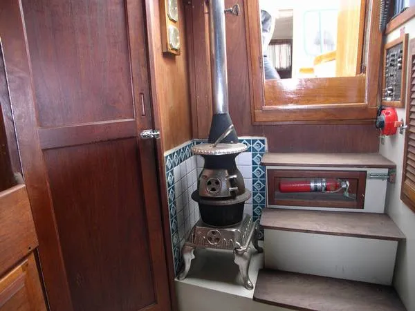 1973 Islander Ketch Center Cockpit Motorsailer