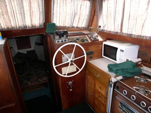 1973 Islander Ketch Center Cockpit Motorsailer