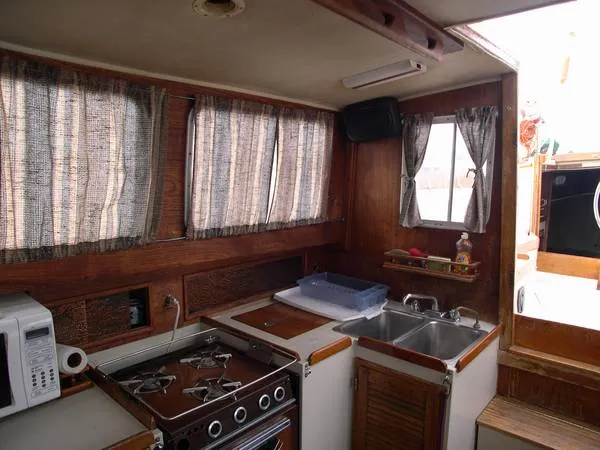 1973 Islander Ketch Center Cockpit Motorsailer