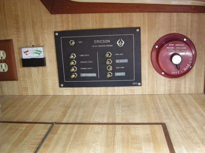 electrical panel, battery switch, monitor