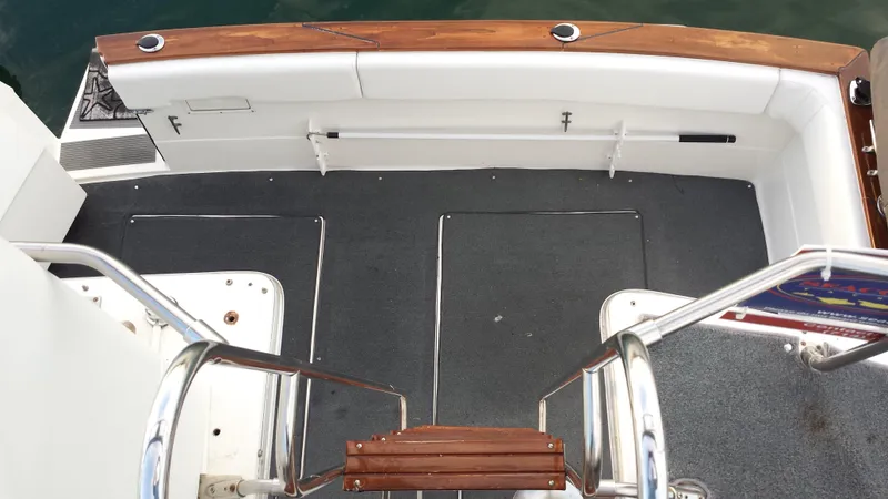 Cockpit View From Flybridge