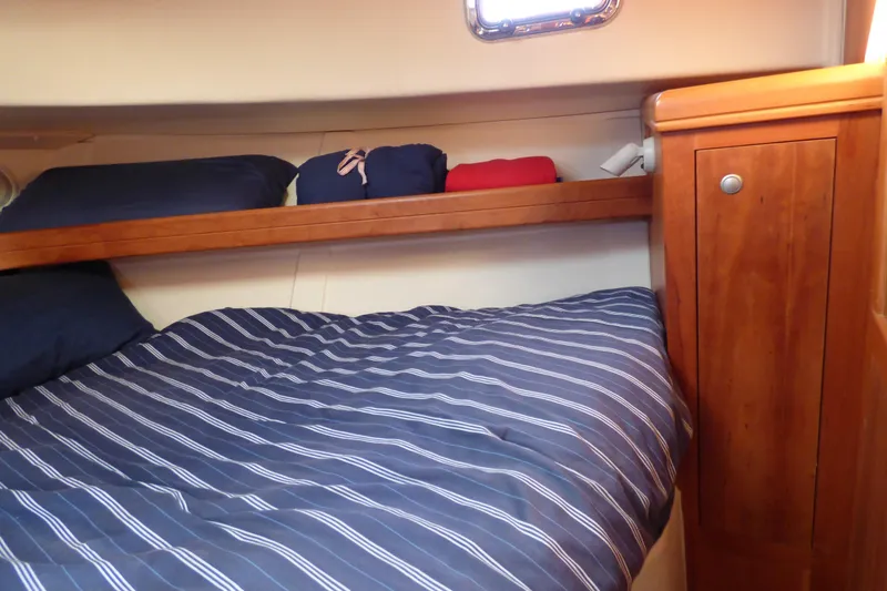 2005 Mainship 34 Pilot Sedan Rum Runner II