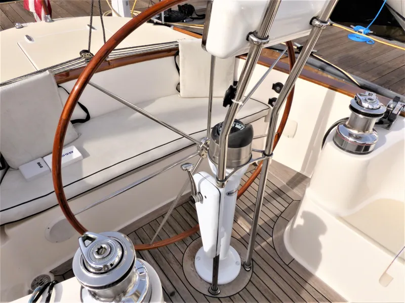 2006 Alerion Express 38